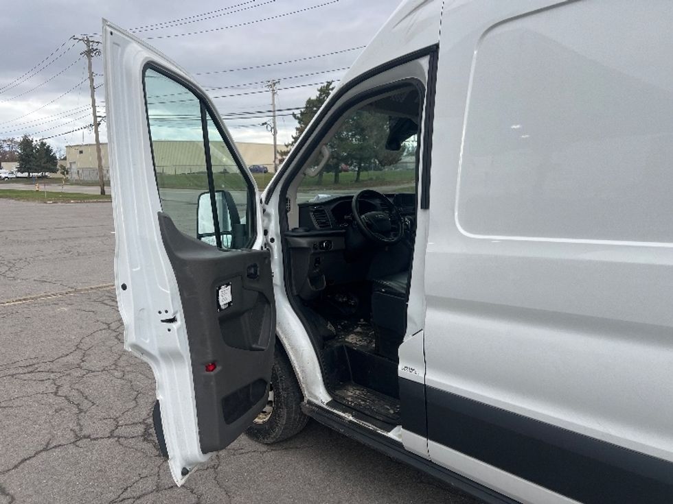 Cargo Van (Panel Van)-Light and Medium Duty Trucks-Ford-2021-Transit 250-Rochester-NY-104,242\n\t\tmiles-$ 32,000 - Image 16