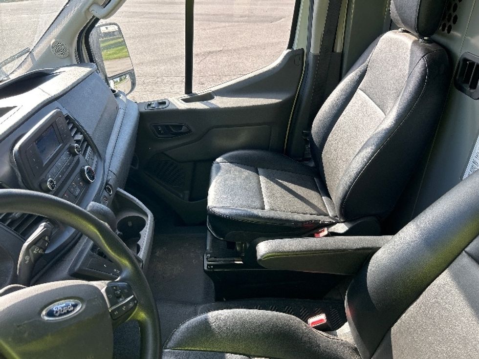Cargo Van (Panel Van)-Light and Medium Duty Trucks-Ford-2021-Transit 250-Rochester-NY-60,515\n\t\tmiles-$ 34,750 - Image 19