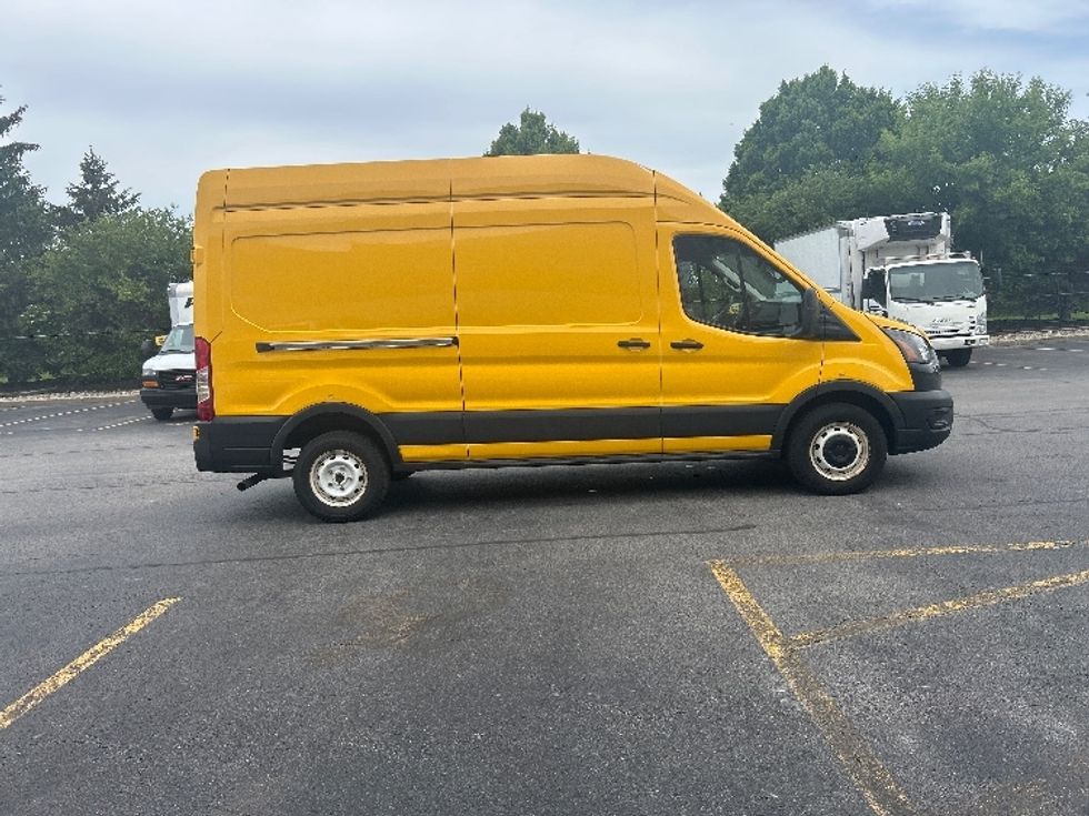 Cargo Van (Panel Van)-Light and Medium Duty Trucks-Ford-2021-Transit 250-Rochester-NY-73,971\n\t\tmiles-$ 30,250 - Image 15