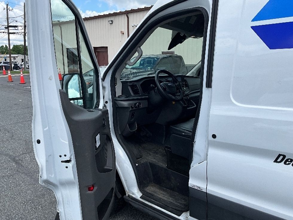 Cargo Van (Panel Van)-Light and Medium Duty Trucks-Ford-2021-Transit 250-Rockville-MD-72,235\n\t\tmiles-$ 36,500 - Image 15