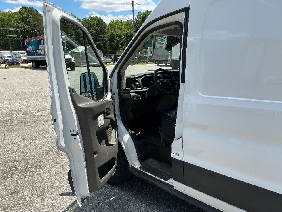 Cargo Van (Panel Van)-Light and Medium Duty Trucks-Ford-2021-Transit 250-Rocky Mount-NC-83,663\n\t\tmiles-$ 36,500 - Image 15