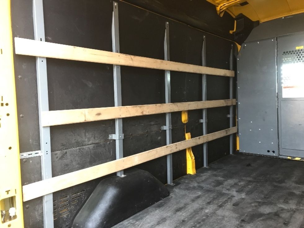 Cargo Van (Panel Van)-Light and Medium Duty Trucks-Ford-2021-Transit 250-Saint Laurent-PQ-161,860\n\t\tkm-$ 36,000 - Image 10