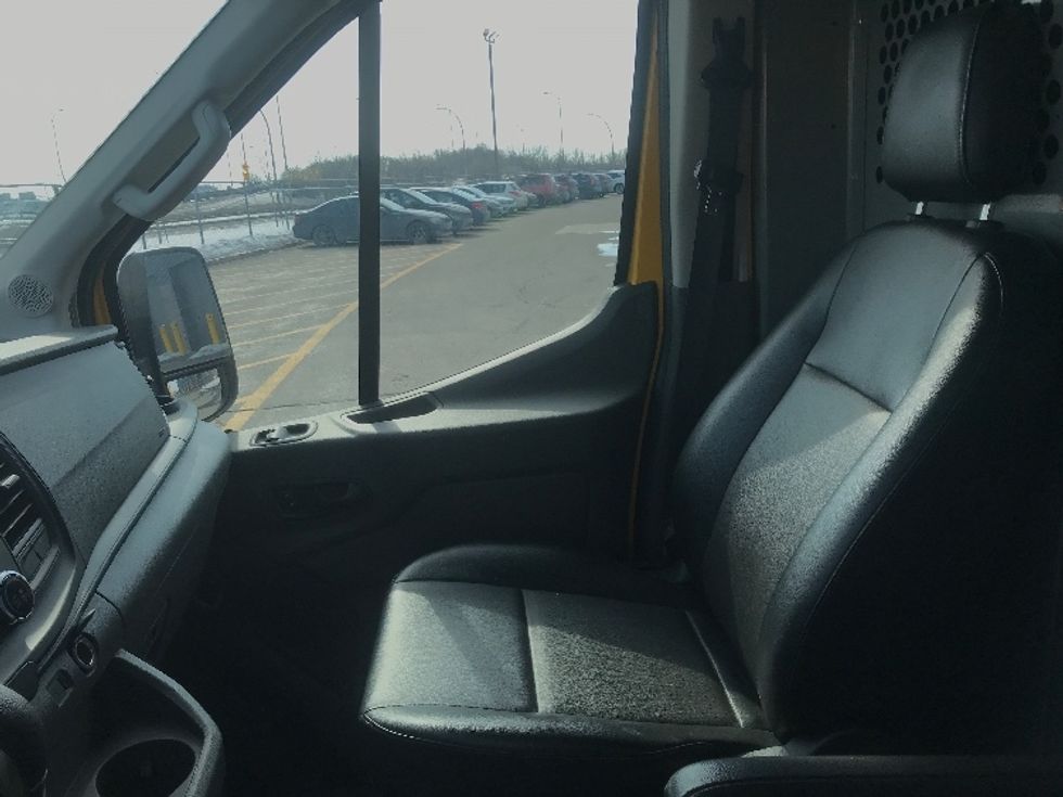 Cargo Van (Panel Van)-Light and Medium Duty Trucks-Ford-2021-Transit 250-Saint Laurent-PQ-161,860\n\t\tkm-$ 36,000 - Image 17