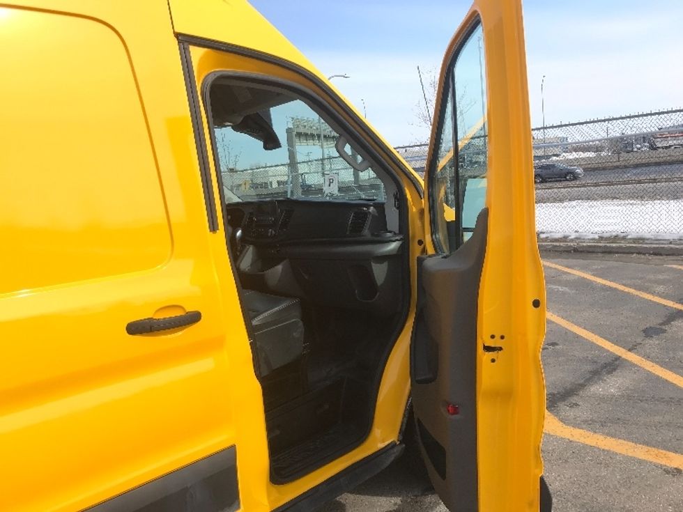 Cargo Van (Panel Van)-Light and Medium Duty Trucks-Ford-2021-Transit 250-Saint Laurent-PQ-161,860\n\t\tkm-$ 36,000 - Image 18