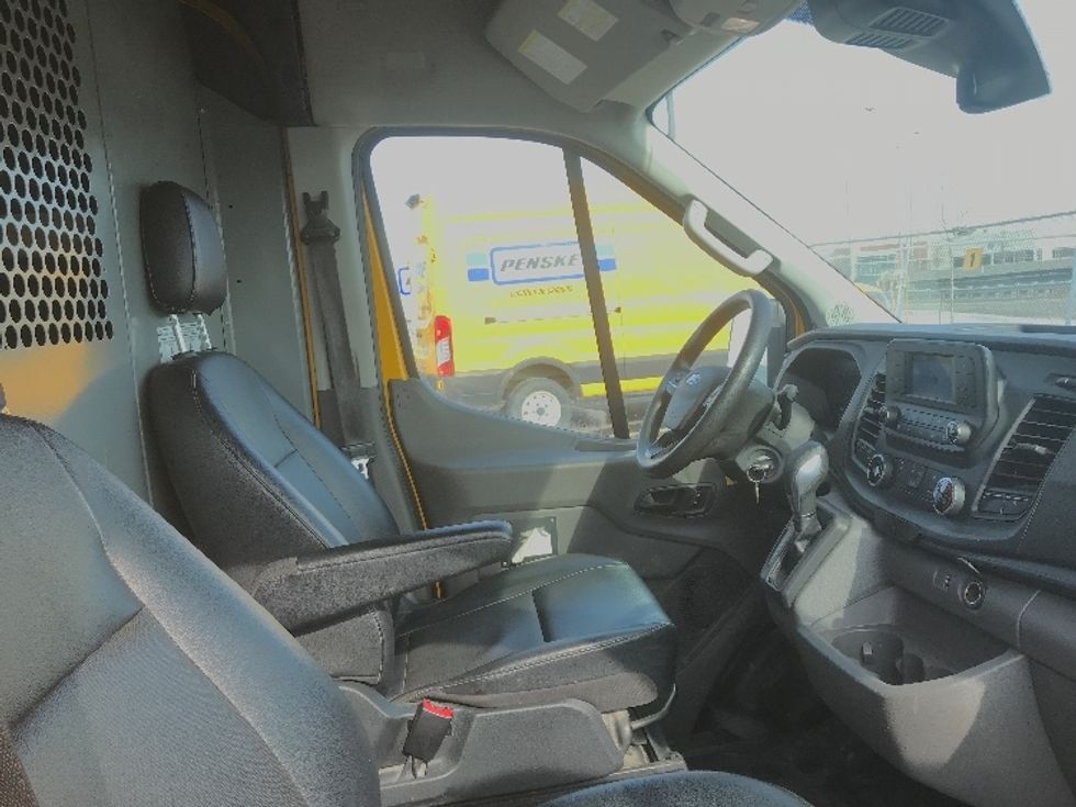 Cargo Van (Panel Van)-Light and Medium Duty Trucks-Ford-2021-Transit 250-Saint Laurent-PQ-161,860\n\t\tkm-$ 36,000 - Image 20