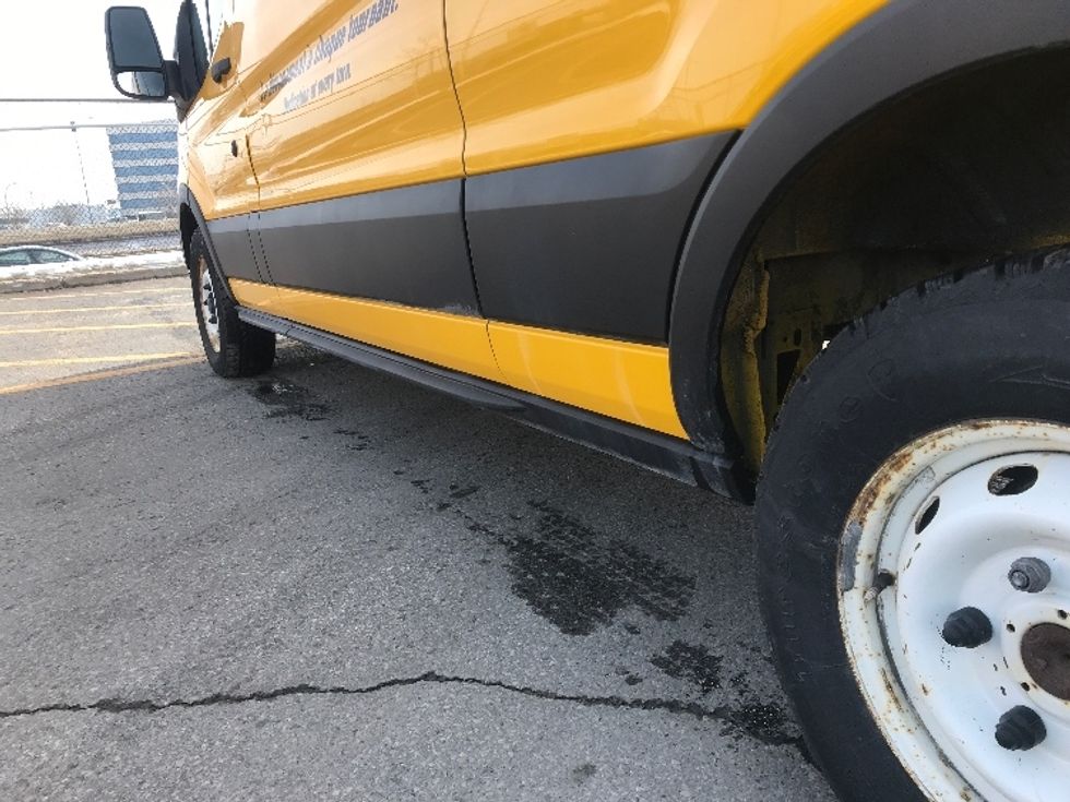 Cargo Van (Panel Van)-Light and Medium Duty Trucks-Ford-2021-Transit 250-Saint Laurent-PQ-161,860\n\t\tkm-$ 36,000 - Image 5