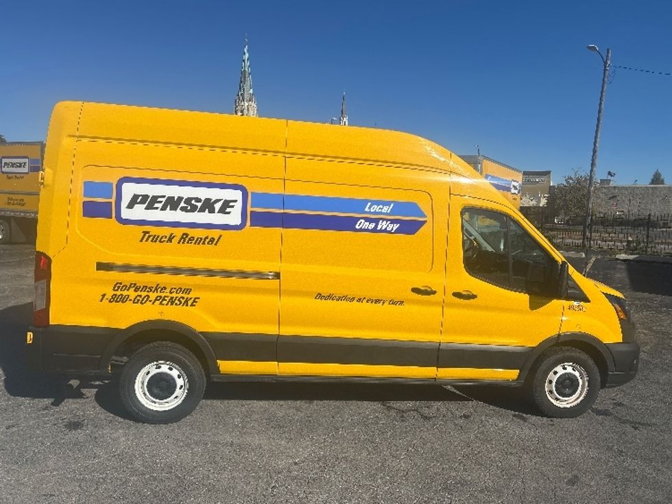Cargo Van (Panel Van)-Light and Medium Duty Trucks-Ford-2021-Transit 250-Saint Louis-MO-123,832\n\t\tmiles-$ 25,750 - Image 13
