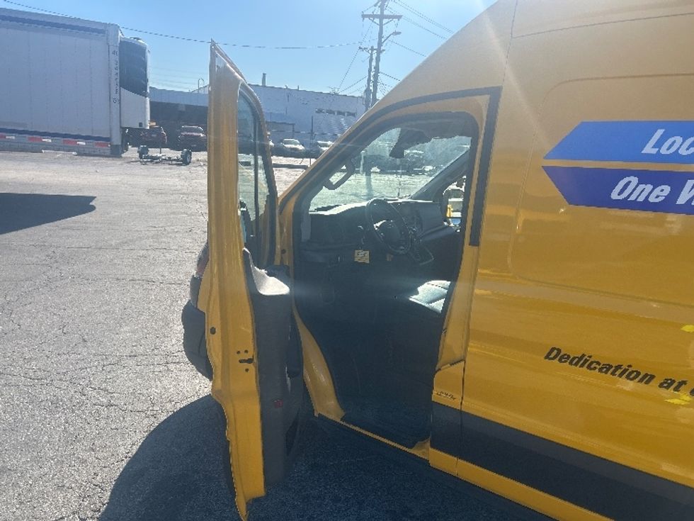 Cargo Van (Panel Van)-Light and Medium Duty Trucks-Ford-2021-Transit 250-Saint Louis-MO-123,832\n\t\tmiles-$ 25,750 - Image 14