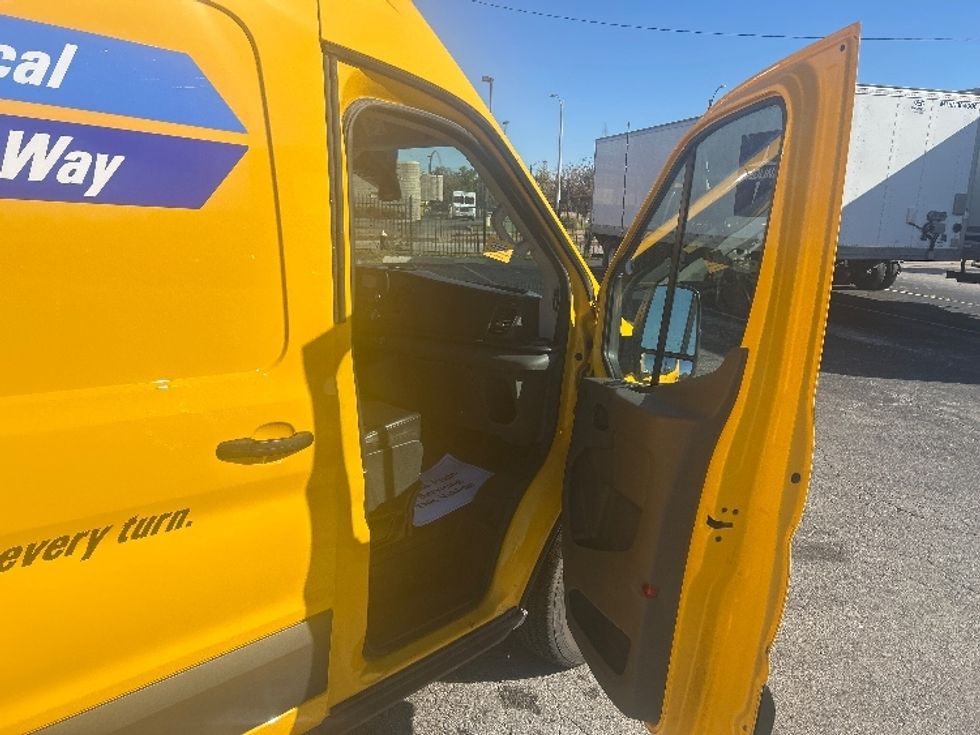 Cargo Van (Panel Van)-Light and Medium Duty Trucks-Ford-2021-Transit 250-Saint Louis-MO-123,832\n\t\tmiles-$ 25,750 - Image 18