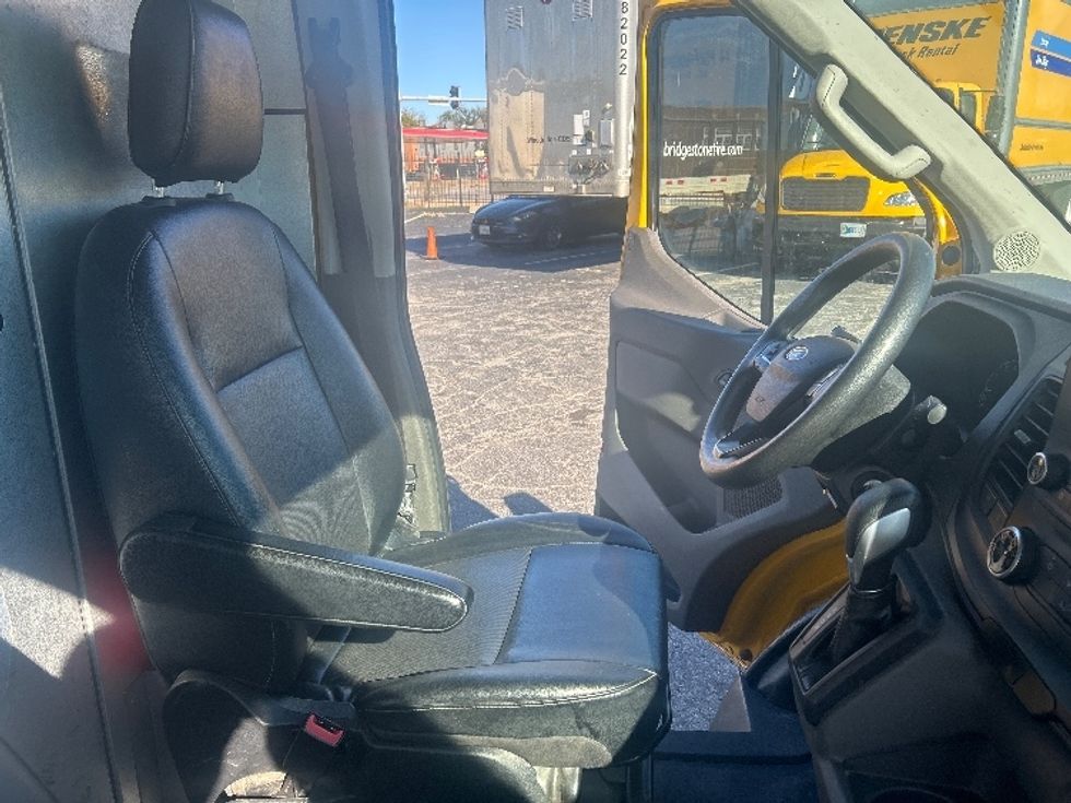 Cargo Van (Panel Van)-Light and Medium Duty Trucks-Ford-2021-Transit 250-Saint Louis-MO-123,832\n\t\tmiles-$ 25,750 - Image 20