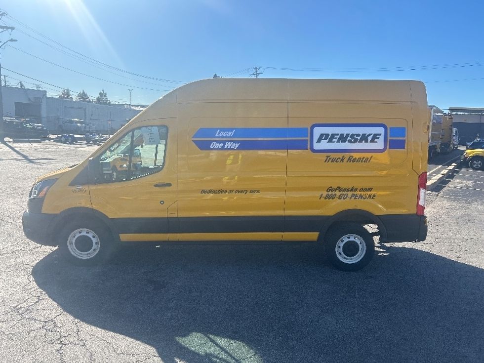 Cargo Van (Panel Van)-Light and Medium Duty Trucks-Ford-2021-Transit 250-Saint Louis-MO-123,832\n\t\tmiles-$ 25,750 - Image 4
