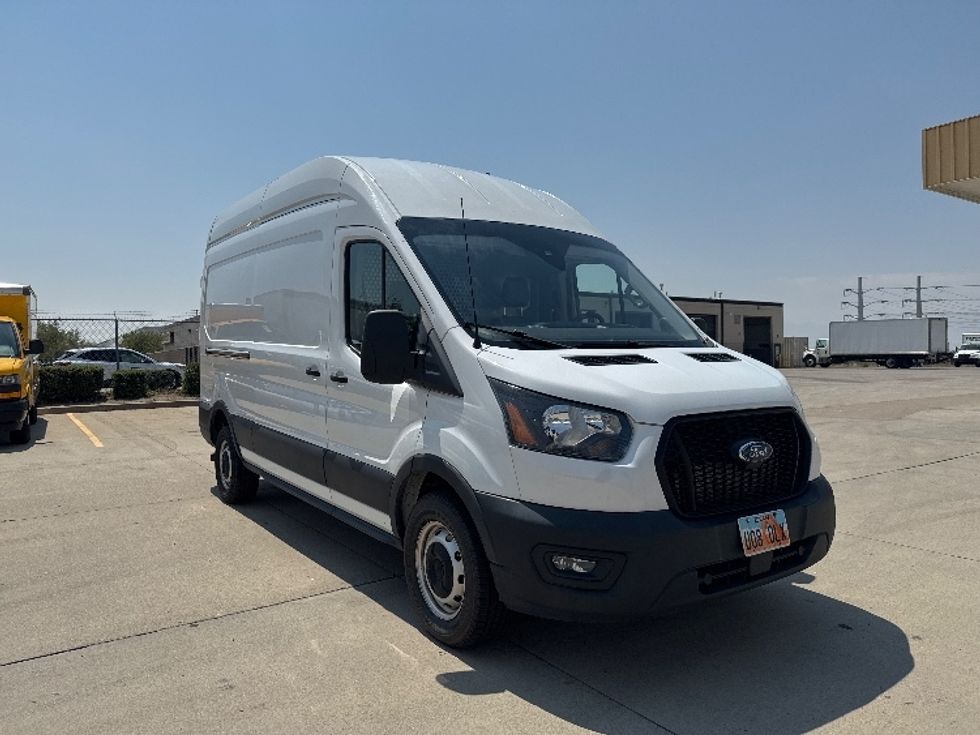 Cargo Van (Panel Van)-Light and Medium Duty Trucks-Ford-2021-Transit 250-Salt Lake City-UT-116,162\n\t\tmiles-$ 31,000 - Image 1