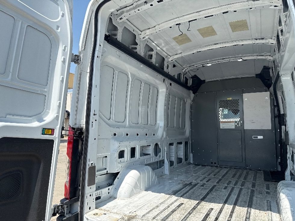 Cargo Van (Panel Van)-Light and Medium Duty Trucks-Ford-2021-Transit 250-Salt Lake City-UT-116,162\n\t\tmiles-$ 31,000 - Image 10