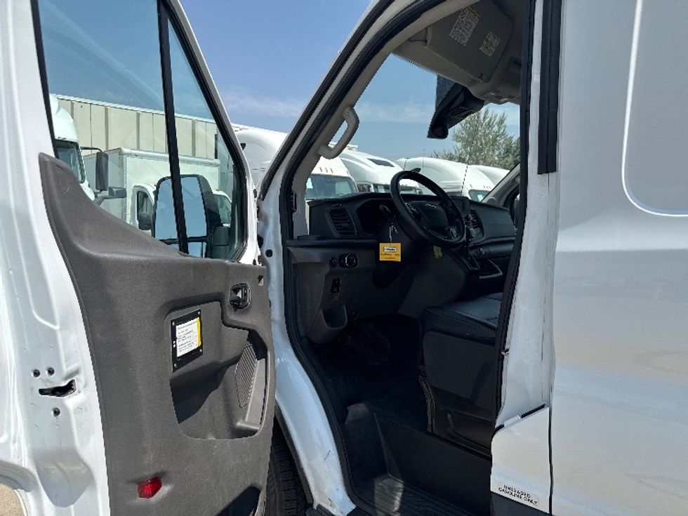 Cargo Van (Panel Van)-Light and Medium Duty Trucks-Ford-2021-Transit 250-Salt Lake City-UT-116,162\n\t\tmiles-$ 31,000 - Image 15