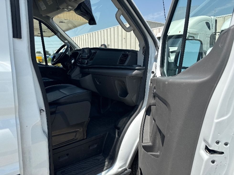 Cargo Van (Panel Van)-Light and Medium Duty Trucks-Ford-2021-Transit 250-Salt Lake City-UT-116,162\n\t\tmiles-$ 31,000 - Image 19