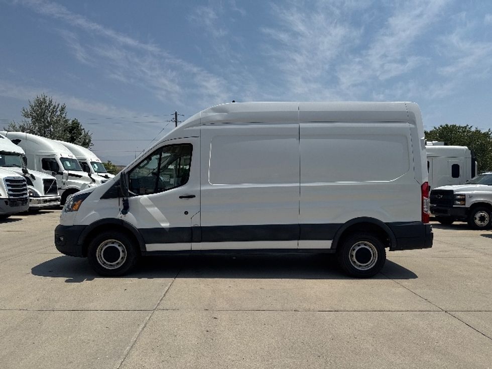 Cargo Van (Panel Van)-Light and Medium Duty Trucks-Ford-2021-Transit 250-Salt Lake City-UT-116,162\n\t\tmiles-$ 31,000 - Image 4