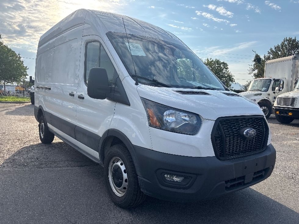 Cargo Van (Panel Van)-Light and Medium Duty Trucks-Ford-2021-Transit 250-Salt Lake City-UT-131,515\n\t\tmiles-$ 30,250 - Image 1