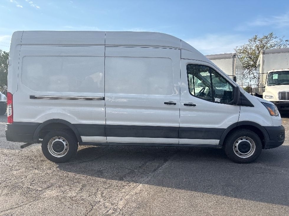 Cargo Van (Panel Van)-Light and Medium Duty Trucks-Ford-2021-Transit 250-Salt Lake City-UT-131,515\n\t\tmiles-$ 30,250 - Image 14