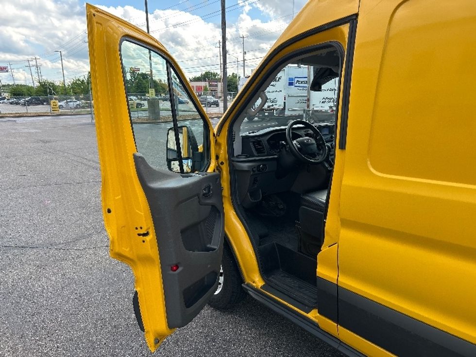 Cargo Van (Panel Van)-Light and Medium Duty Trucks-Ford-2021-Transit 250-San Antonio-TX-91,294\n\t\tmiles-$ 30,250 - Image 15