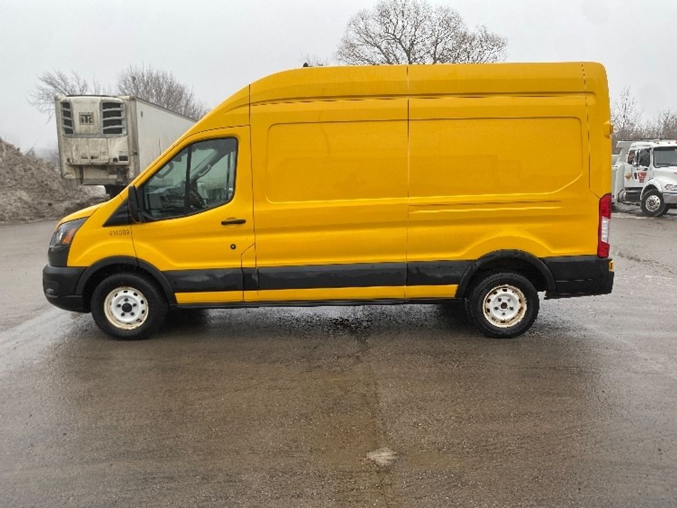 Cargo Van (Panel Van)-Light and Medium Duty Trucks-Ford-2021-Transit 250-Scarborough-ON-104,658\n\t\tkm-$ 40,000 - Image 4