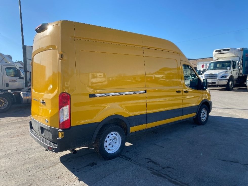 Cargo Van (Panel Van)-Light and Medium Duty Trucks-Ford-2021-Transit 250-Scarborough-ON-115,065\n\t\tkm-$ 39,250 - Image 12