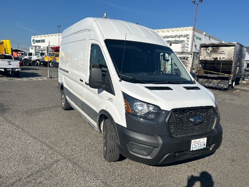 Cargo Van (Panel Van)-Light and Medium Duty Trucks-Ford-2021-Transit 250-Seattle-WA-61,802\n\t\tmiles-$ 36,000 - Image 1