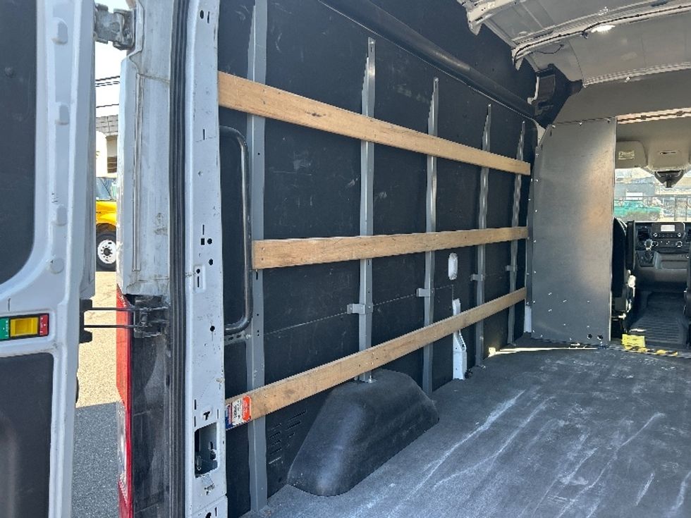 Cargo Van (Panel Van)-Light and Medium Duty Trucks-Ford-2021-Transit 250-Seattle-WA-61,802\n\t\tmiles-$ 36,000 - Image 11