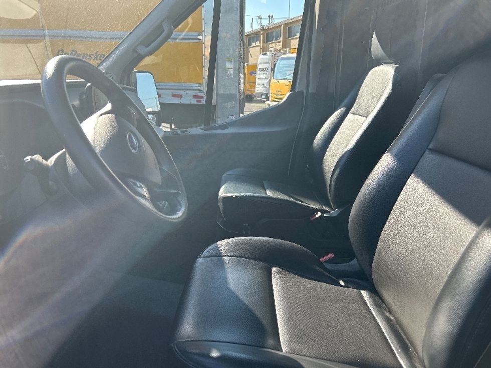 Cargo Van (Panel Van)-Light and Medium Duty Trucks-Ford-2021-Transit 250-Seattle-WA-61,802\n\t\tmiles-$ 36,000 - Image 19