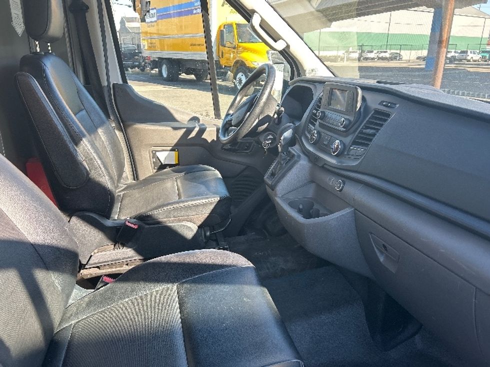Cargo Van (Panel Van)-Light and Medium Duty Trucks-Ford-2021-Transit 250-Seattle-WA-61,802\n\t\tmiles-$ 36,000 - Image 22