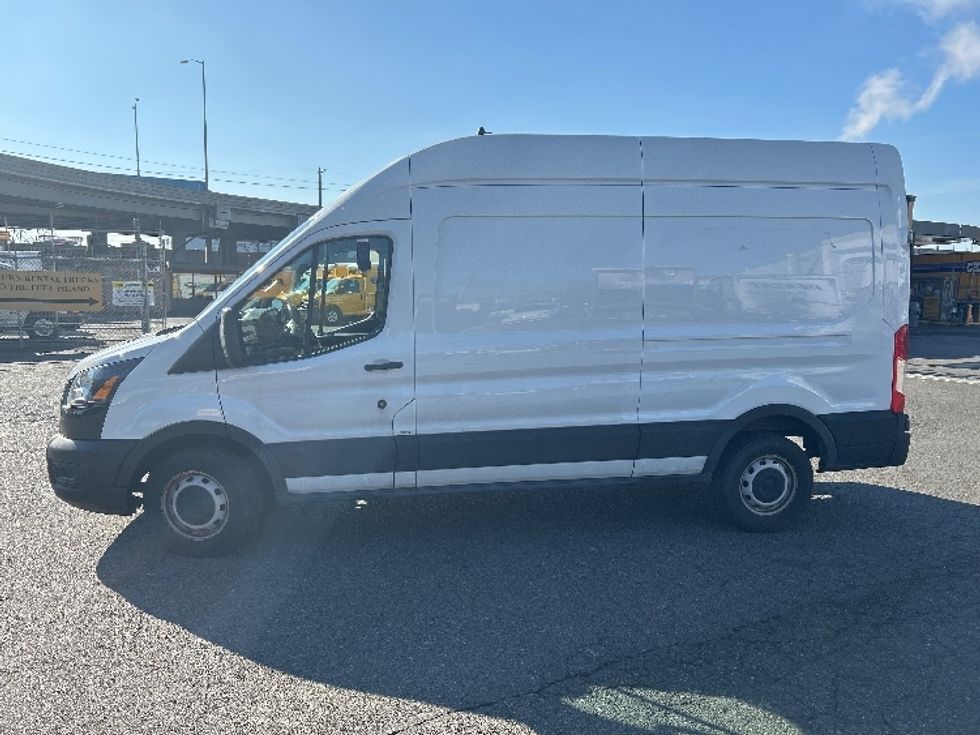 Cargo Van (Panel Van)-Light and Medium Duty Trucks-Ford-2021-Transit 250-Seattle-WA-61,802\n\t\tmiles-$ 36,000 - Image 4