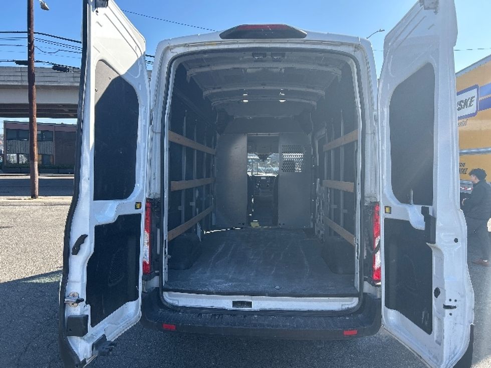 Cargo Van (Panel Van)-Light and Medium Duty Trucks-Ford-2021-Transit 250-Seattle-WA-61,802\n\t\tmiles-$ 36,000 - Image 9