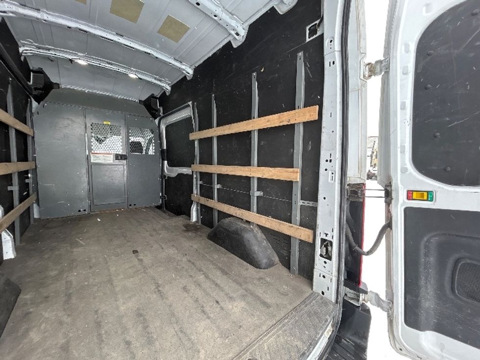 Cargo Van (Panel Van)-Light and Medium Duty Trucks-Ford-2021-Transit 250-Sherbrooke-PQ-148,017\n\t\tkm-$ 42,000 - Image 12