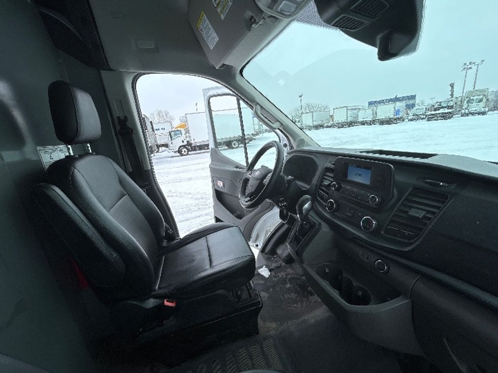 Cargo Van (Panel Van)-Light and Medium Duty Trucks-Ford-2021-Transit 250-Sherbrooke-PQ-148,017\n\t\tkm-$ 42,000 - Image 22