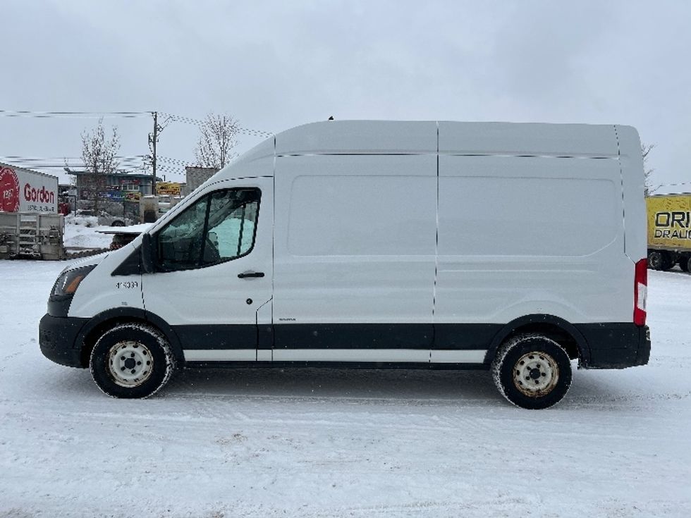Cargo Van (Panel Van)-Light and Medium Duty Trucks-Ford-2021-Transit 250-Sherbrooke-PQ-148,017\n\t\tkm-$ 42,000 - Image 4