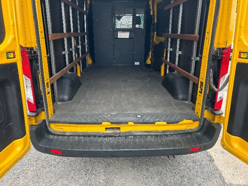 Cargo Van (Panel Van)-Light and Medium Duty Trucks-Ford-2021-Transit 250-Shreveport-LA-94,567\n\t\tmiles-$ 33,000 - Image 9