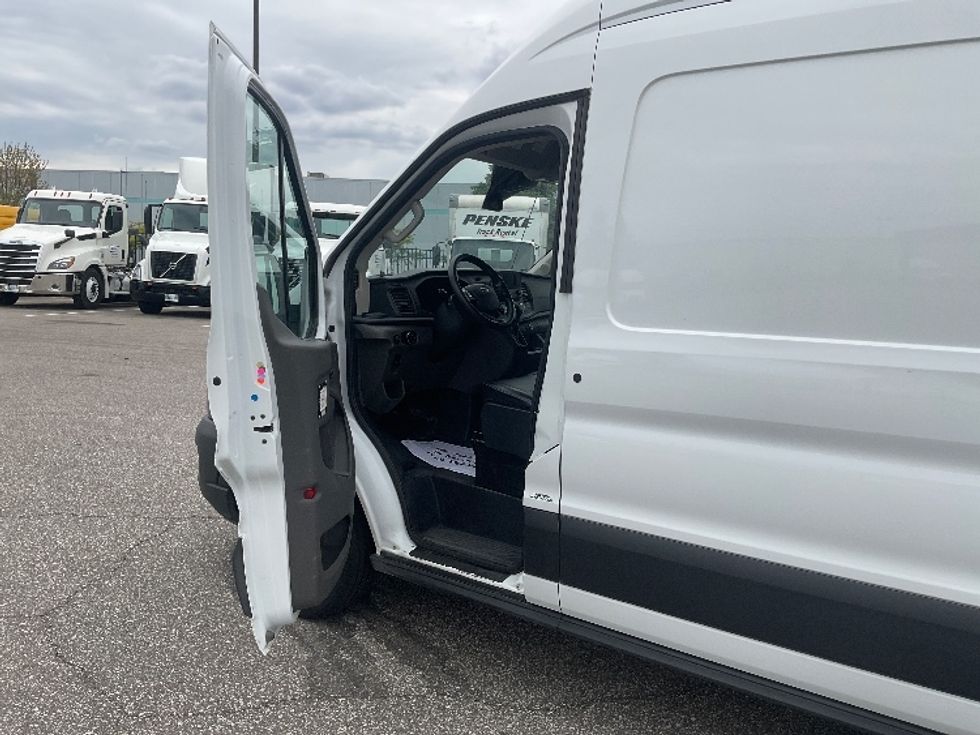 Cargo Van (Panel Van)-Light and Medium Duty Trucks-Ford-2021-Transit 250-South Bend-IN-71,321\n\t\tmiles-$ 35,000 - Image 13