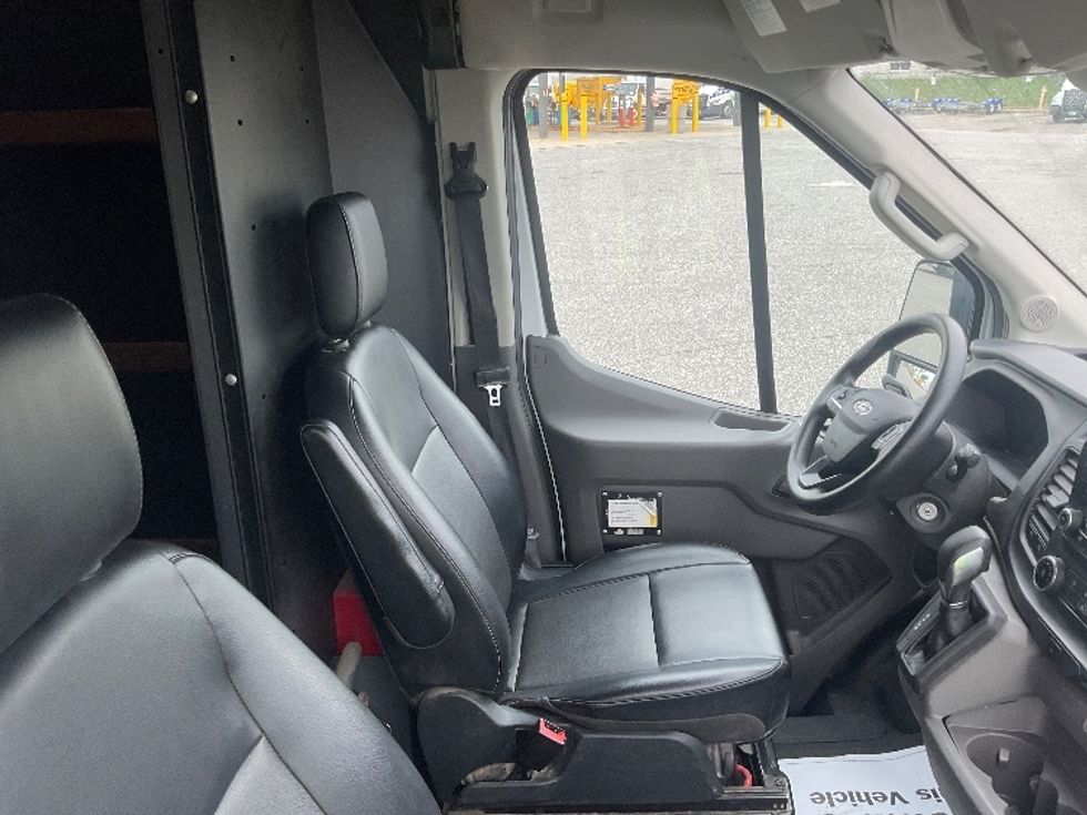 Cargo Van (Panel Van)-Light and Medium Duty Trucks-Ford-2021-Transit 250-South Bend-IN-71,321\n\t\tmiles-$ 35,000 - Image 17