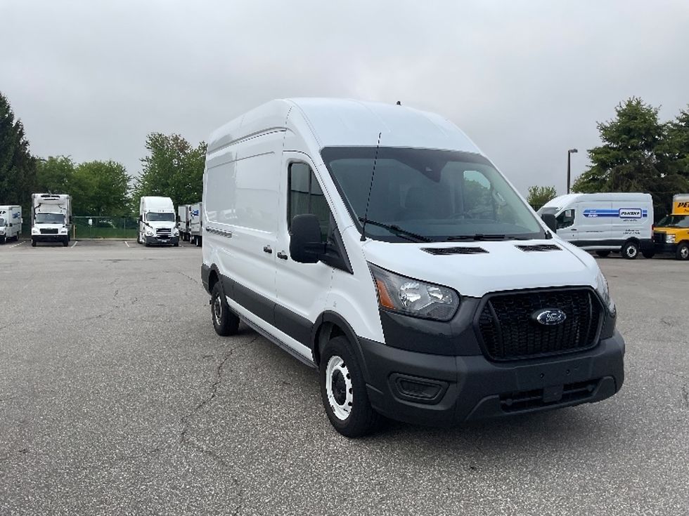 Cargo Van (Panel Van)-Light and Medium Duty Trucks-Ford-2021-Transit 250-South Bend-IN-90,676\n\t\tmiles-$ 33,500 - Image 1