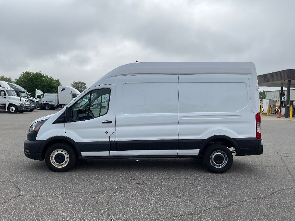 Cargo Van (Panel Van)-Light and Medium Duty Trucks-Ford-2021-Transit 250-South Bend-IN-90,676\n\t\tmiles-$ 33,500 - Image 4