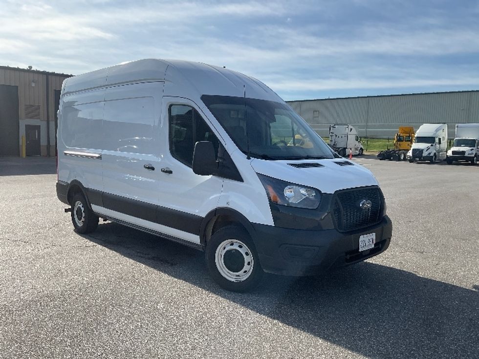 Cargo Van (Panel Van)-Light and Medium Duty Trucks-Ford-2021-Transit 250-South Bend-IN-92,479\n\t\tmiles-$ 33,250 - Image 1