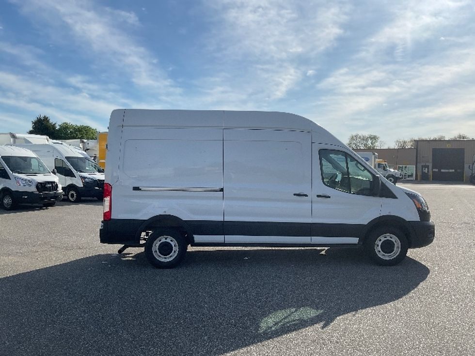 Cargo Van (Panel Van)-Light and Medium Duty Trucks-Ford-2021-Transit 250-South Bend-IN-92,479\n\t\tmiles-$ 33,250 - Image 12