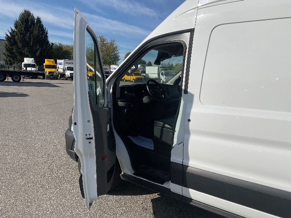Cargo Van (Panel Van)-Light and Medium Duty Trucks-Ford-2021-Transit 250-South Bend-IN-92,479\n\t\tmiles-$ 33,250 - Image 13