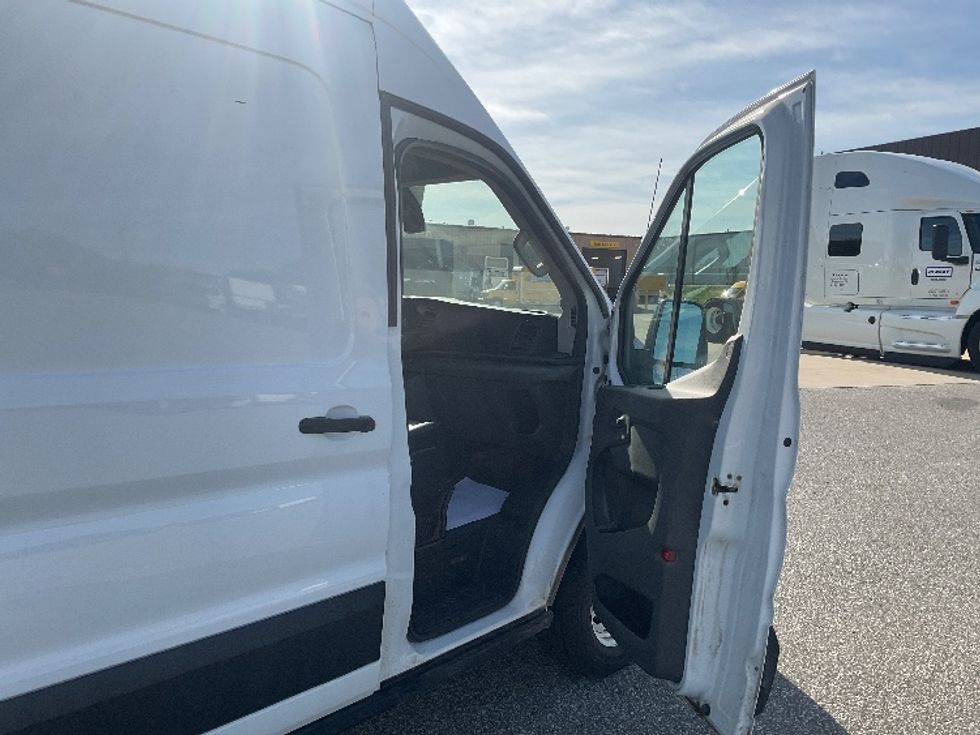 Cargo Van (Panel Van)-Light and Medium Duty Trucks-Ford-2021-Transit 250-South Bend-IN-92,479\n\t\tmiles-$ 33,250 - Image 17