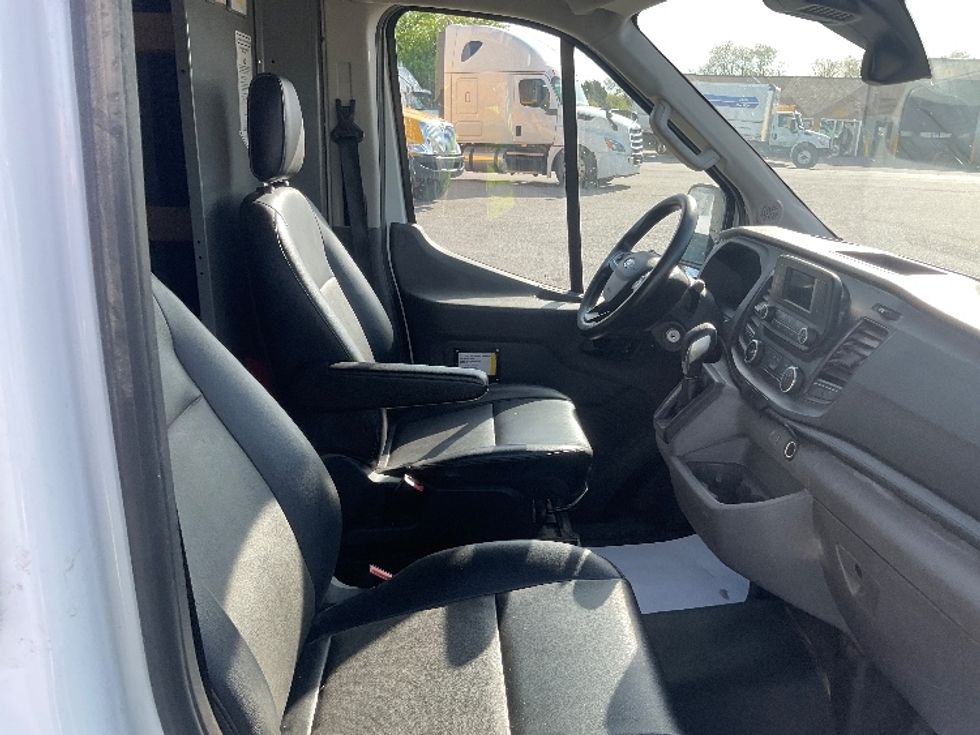 Cargo Van (Panel Van)-Light and Medium Duty Trucks-Ford-2021-Transit 250-South Bend-IN-92,479\n\t\tmiles-$ 33,250 - Image 19