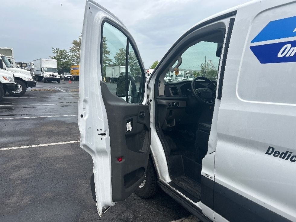 Cargo Van (Panel Van)-Light and Medium Duty Trucks-Ford-2021-Transit 250-South Plainfield-NJ-45,532\n\t\tmiles-$ 33,750 - Image 13