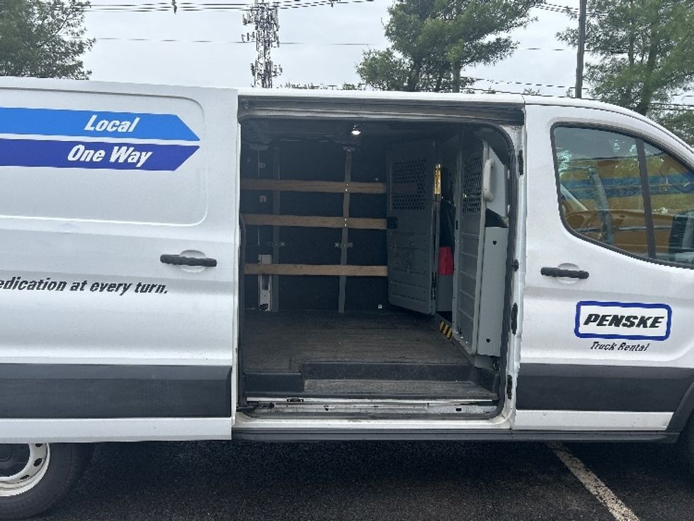 Cargo Van (Panel Van)-Light and Medium Duty Trucks-Ford-2021-Transit 250-South Plainfield-NJ-45,532\n\t\tmiles-$ 33,750 - Image 22