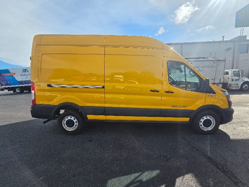Cargo Van (Panel Van)-Light and Medium Duty Trucks-Ford-2021-Transit 250-Springfield-MA-109,499\n\t\tmiles-$ 27,750 - Image 15