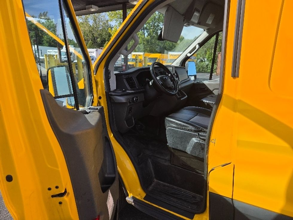 Cargo Van (Panel Van)-Light and Medium Duty Trucks-Ford-2021-Transit 250-Springfield-MA-109,499\n\t\tmiles-$ 27,750 - Image 19