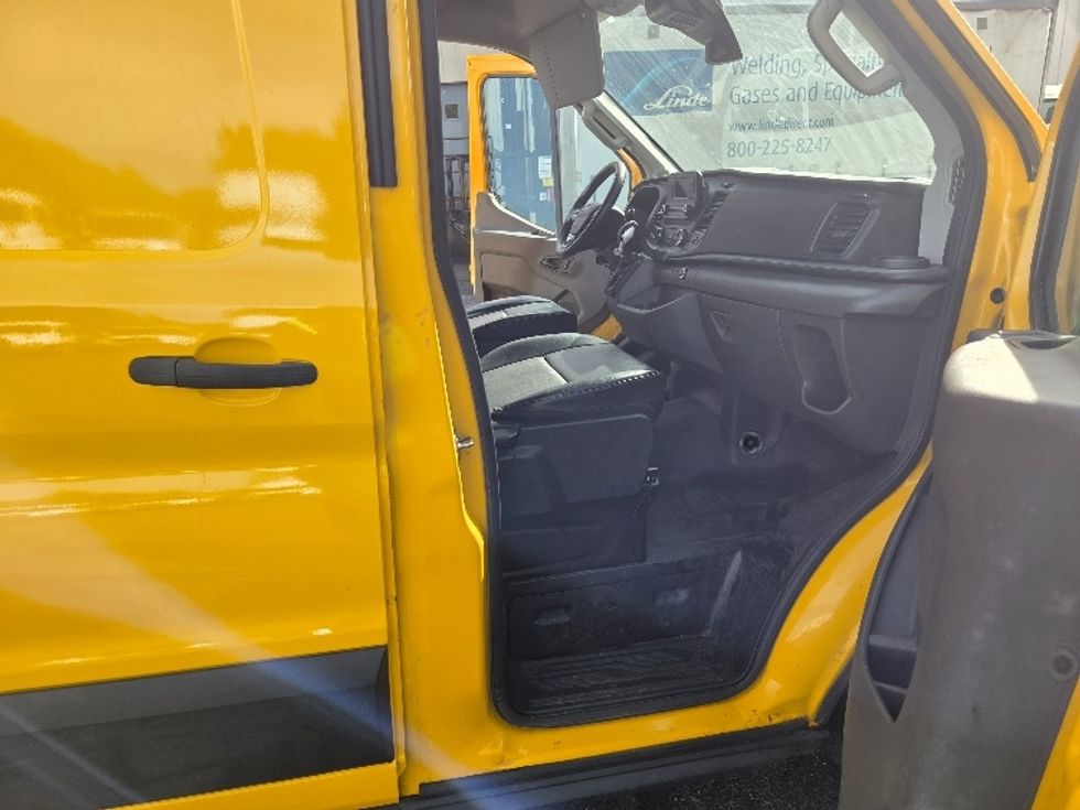 Cargo Van (Panel Van)-Light and Medium Duty Trucks-Ford-2021-Transit 250-Springfield-MA-109,499\n\t\tmiles-$ 27,750 - Image 20