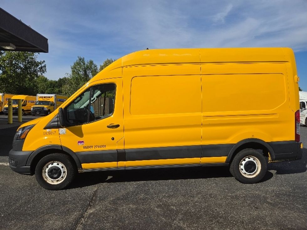 Cargo Van (Panel Van)-Light and Medium Duty Trucks-Ford-2021-Transit 250-Springfield-MA-109,499\n\t\tmiles-$ 27,750 - Image 4
